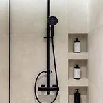 Luxury Penthouse In Area, Balcony & Parking Appartamento