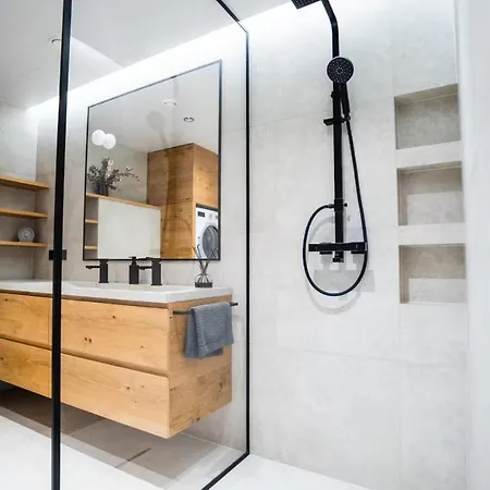 Апартаменти Luxury Penthouse In Area, Balcony & Parking