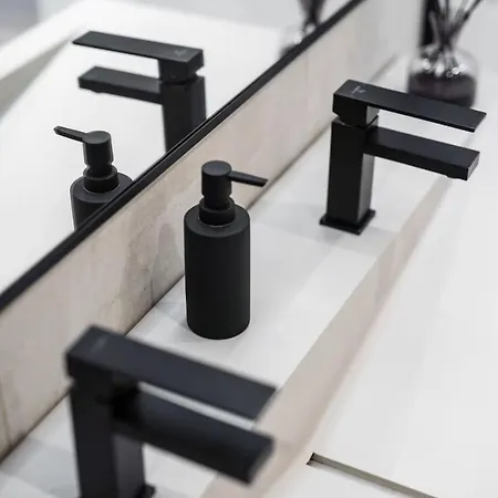 Апартаменти Luxury Penthouse In Area, Balcony & Parking *