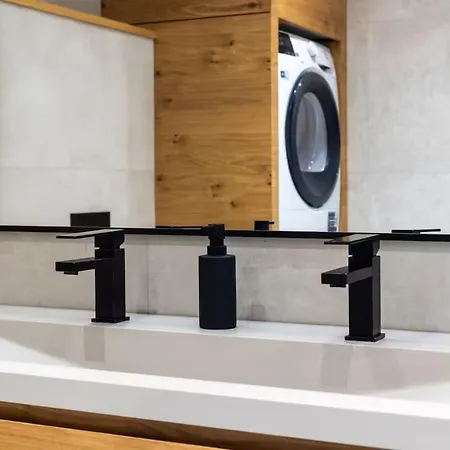 Apartamento Luxury Penthouse In Area, Balcony & Parking