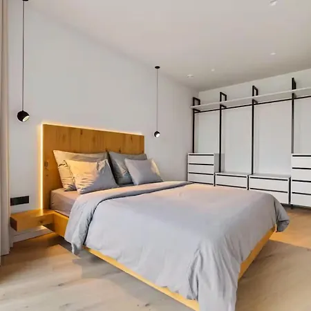 Апартаменти Luxury Penthouse In Area, Balcony & Parking Таллінн