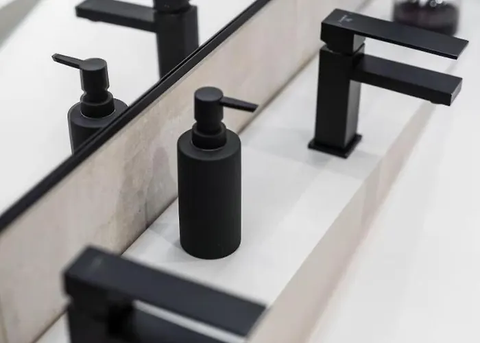 Lägenhet Luxury Penthouse In Area, Balcony & Parking *