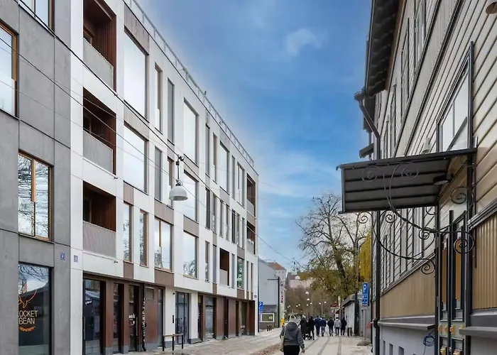 Luxury Penthouse In Area, Balcony & Parking * Tallin